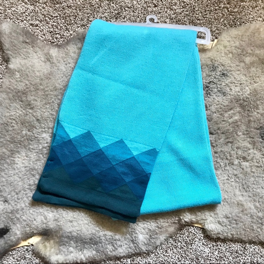NWOT Blue Winter Scarf